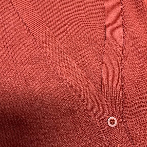 Beautiful Women’s Rust Ribbed Cardigan - Picture 2 of 7